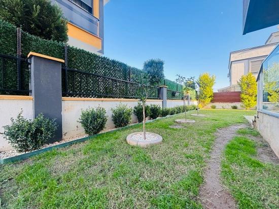 Her Odasında Ebeveyn Banyosu Bulunan Geniş Bahçeli 3+1 Müstakil Villa