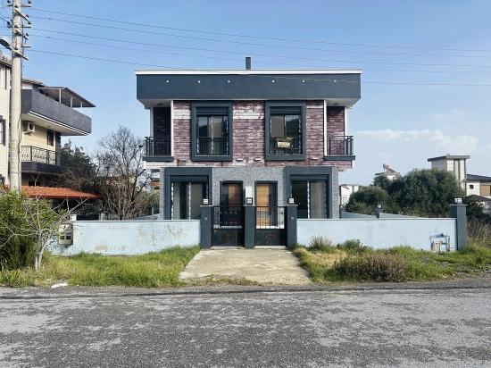 İzmir Seferihisar Atatürk Mahallesi’nde 2+1 Geniş Bahçeli Satılık Villa