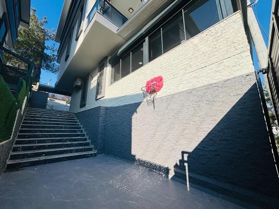 İzmir Seferihisar Cumhuriyet Mahallesi’nde Havuzlu Full Eşyalı 3+1 Satılık Villa