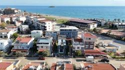 Menderes Gümüldür Gümüldür Cumhuriyet Mah. Satılık 3+1 Müstakil Ev - 237 m²