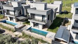 İzmir Seferihisar Cumhuriyet Mahallesi’nde 3+1 Havuzlu Satılık Müstakil Villa