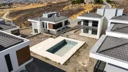 Seferihisar Turabiye Mah. Satılık 3+2 Villa - 240 m²