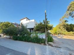 Seferihisar Ürkmez Deniz Tarafında Plaja 100M 4+1 Satılık Villa