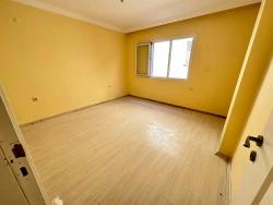 Seferihisar Ürkmez'de Merkezi Konumda Plaja 150M Satılık 2+1 Daire