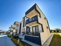 İzmir Seferihisar Bengiler’de Havuzlu Site İçerisinde 1+1 Satılık Daire