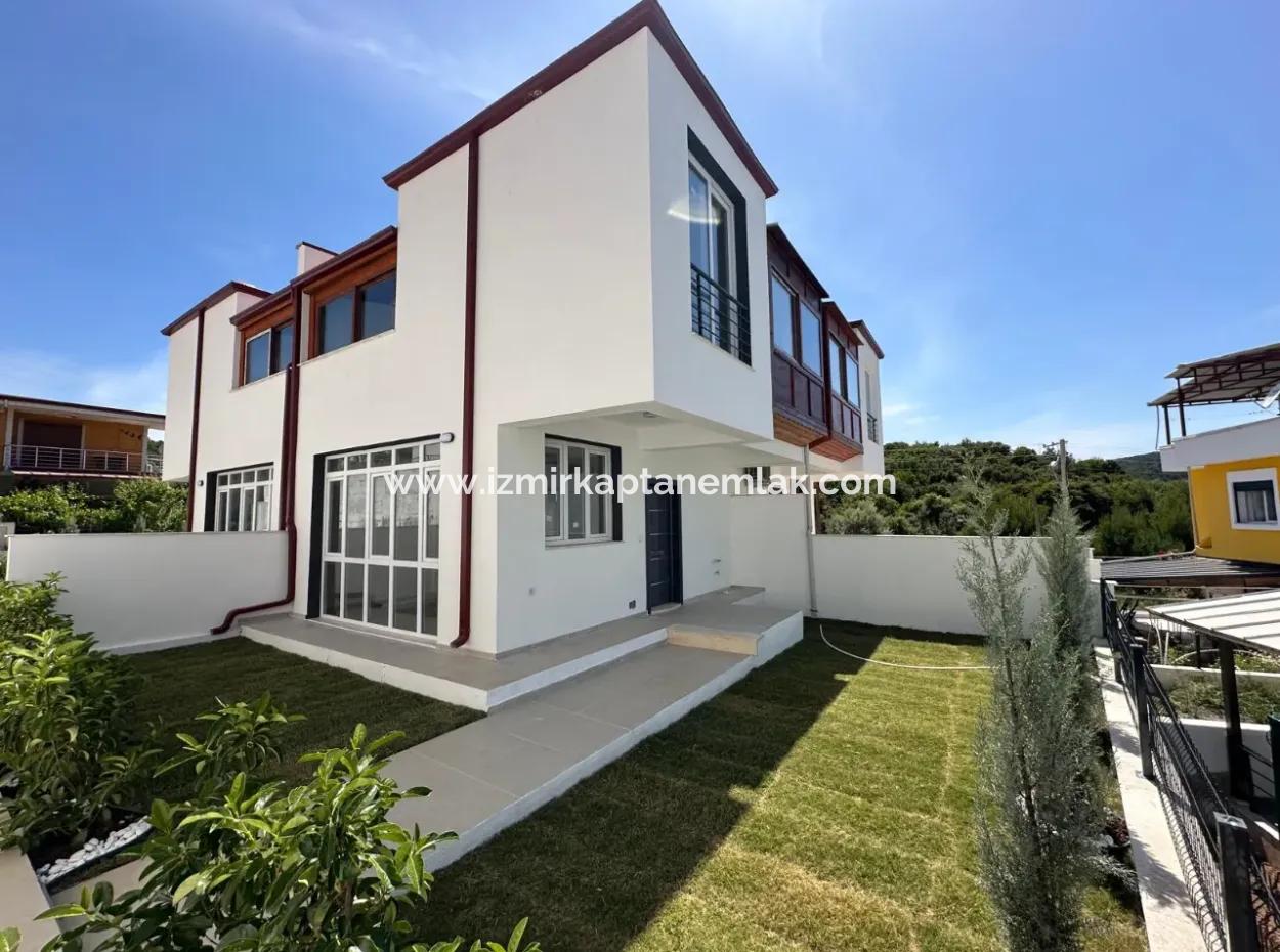 İzmir Seferihisar Payamlı Da  3+1 Bahçeli Satılık Yazlık