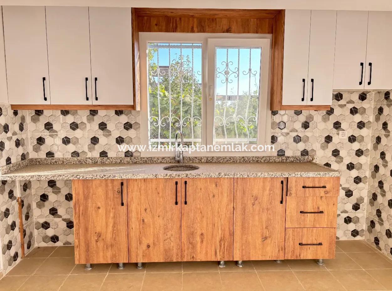 Ürkmez De Ayrı Mutfak Bahçeli Masrafsız 2+1 Satılık Daire