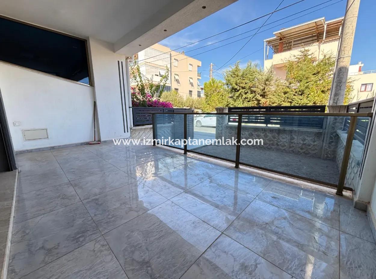 Doğanbey Merkez De Geniş Yapılı Ferah 3+1 Satılık Villa