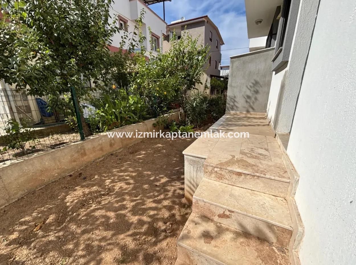 Doğanbey Merkez De Geniş Yapılı Ferah 3+1 Satılık Villa