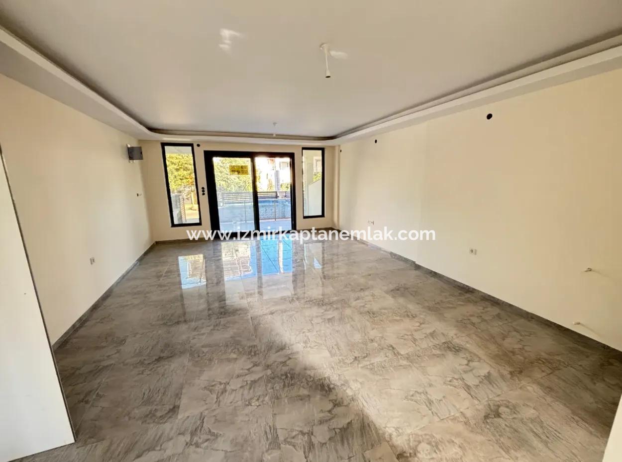 Doğanbey Merkez De Geniş Yapılı Ferah 3+1 Satılık Villa