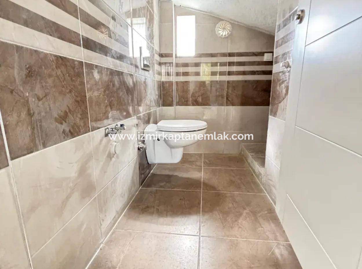 Doğanbey Merkez De Geniş Yapılı Ferah 3+1 Satılık Villa