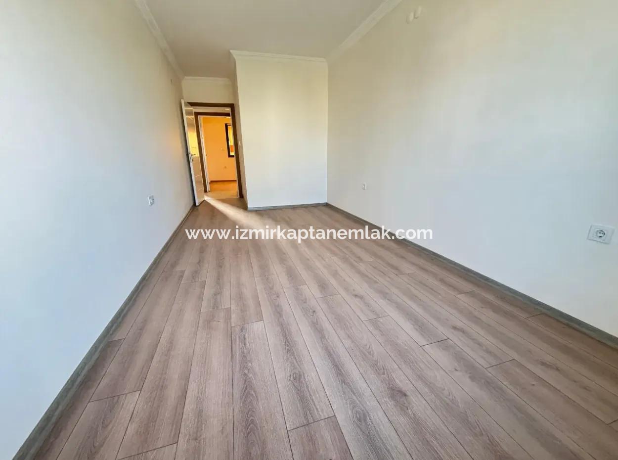 Doğanbey Merkez De Geniş Yapılı Ferah 3+1 Satılık Villa