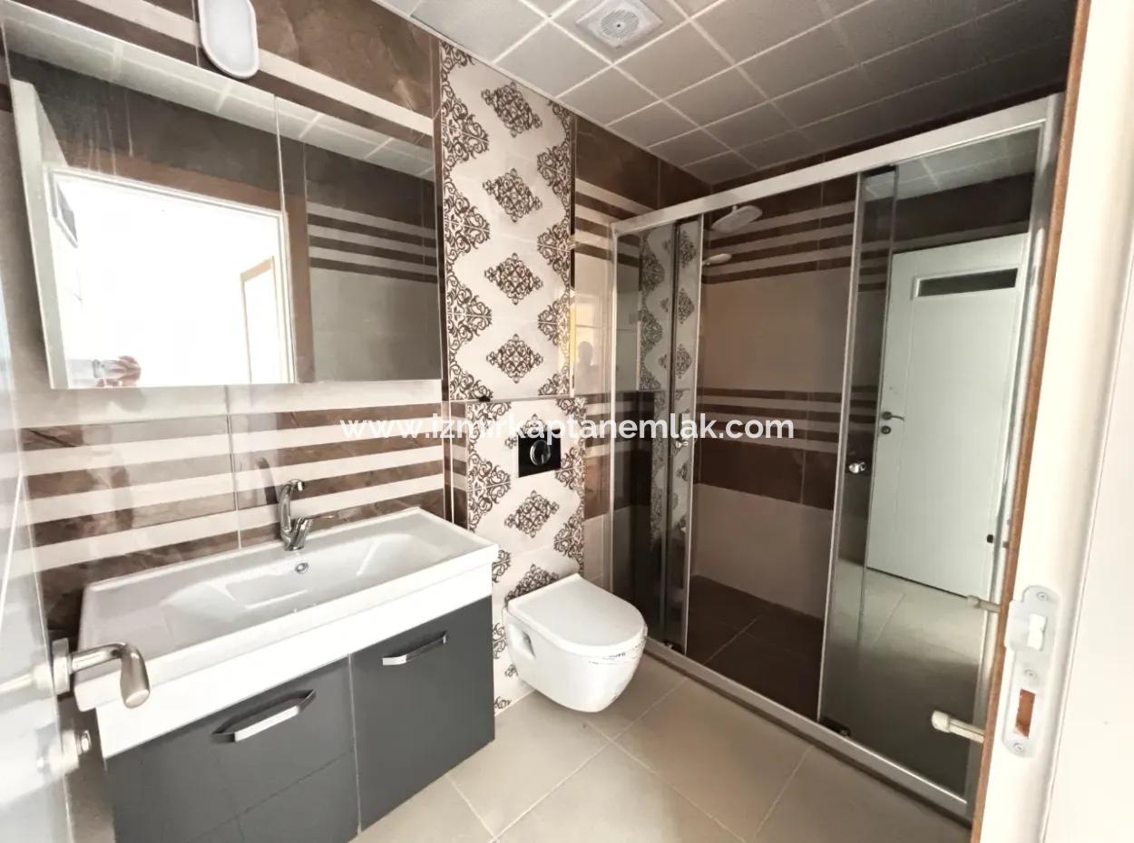 Doğanbey Merkez De Geniş Yapılı Ferah 3+1 Satılık Villa