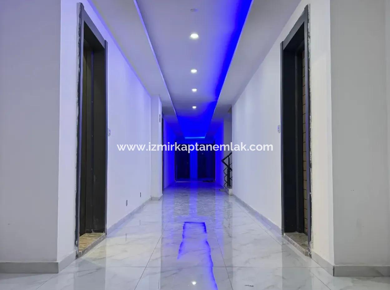 Ürkmez De Ayrı Mutfak 130 M² 3+1 Asansörlü Satılık Daire