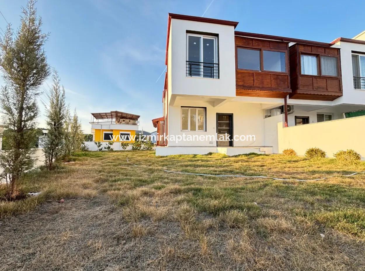 Doğanbey Payamlı Da Geniş Bahçeli Sıfır 3+1 Satılık Villa