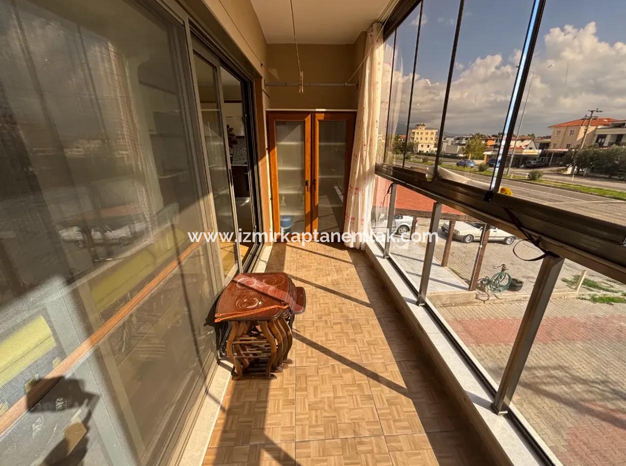 Seferihisar Bengiler’de Cadde Üzerinde   2+1 Ara Kat Daire