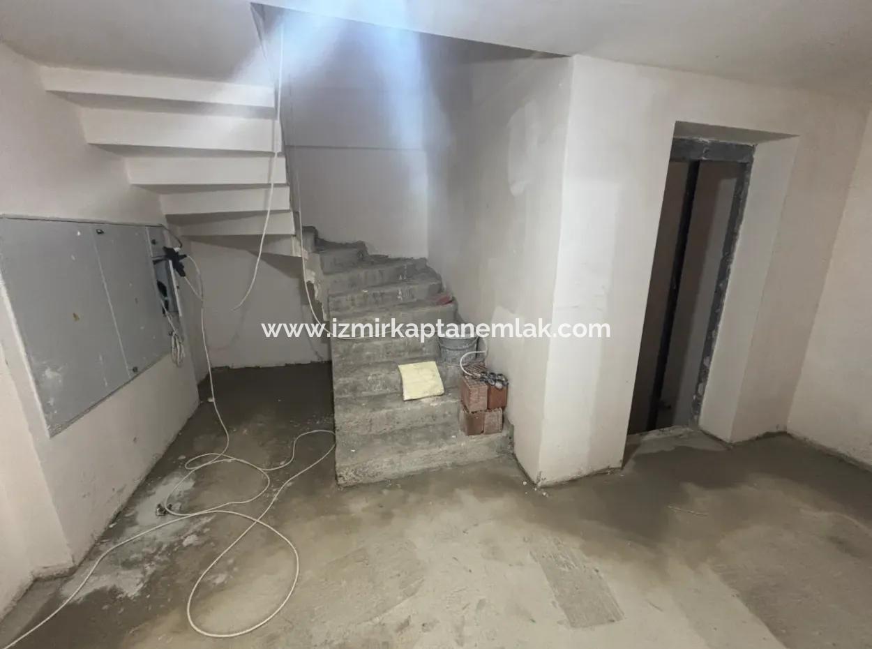 İzmir Seferihisar Hıdırlık’da Güzel Konumda 1+1 Ara Kat Daire