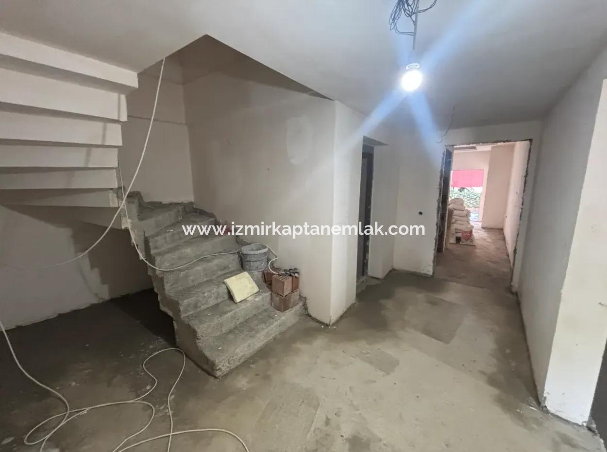 İzmir Seferihisar Hıdırlık’da Güzel Konumda 1+1 Ara Kat Daire