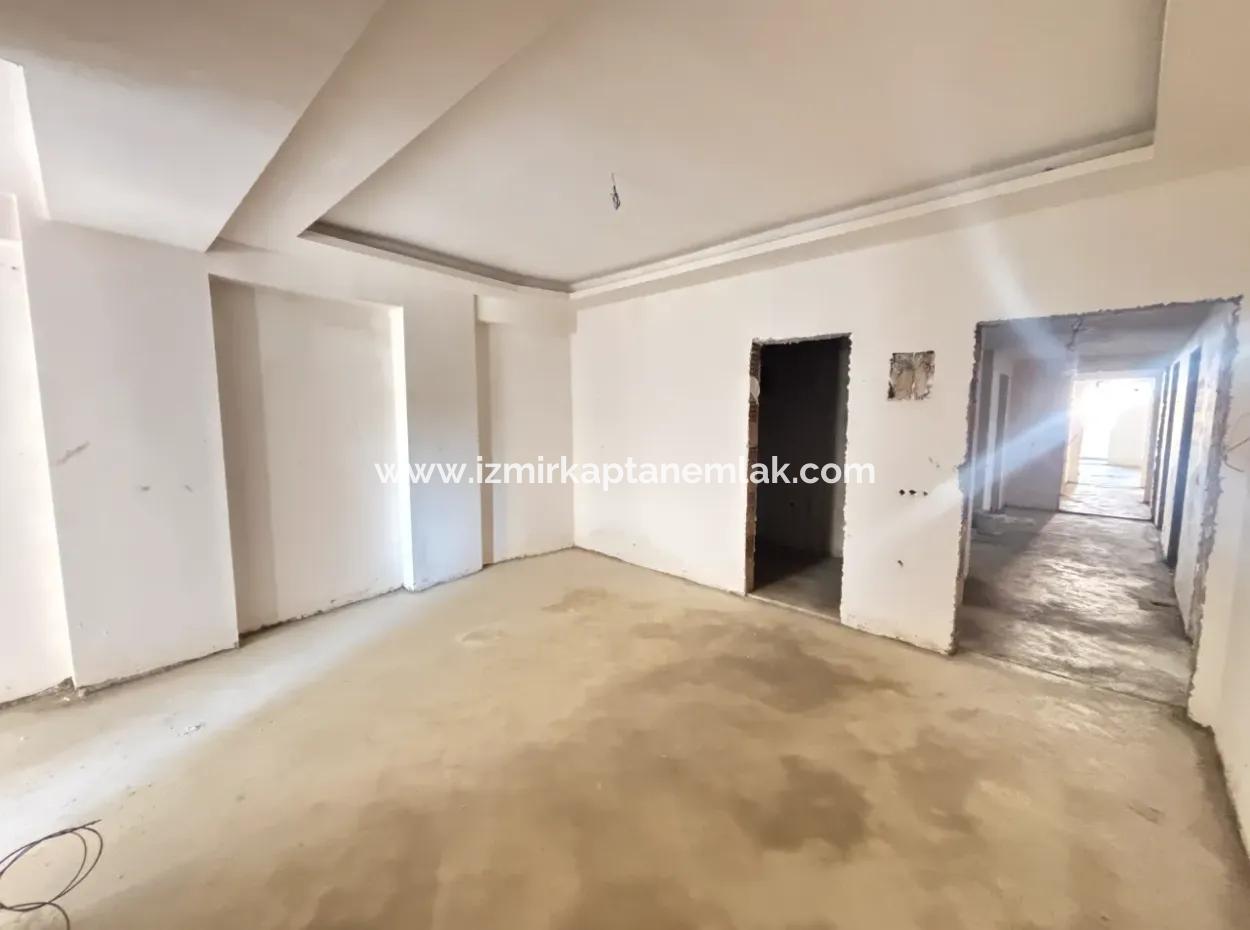 İzmir Seferihisar Hıdırlık’da Güzel Konumda 1+1 Ara Kat Daire