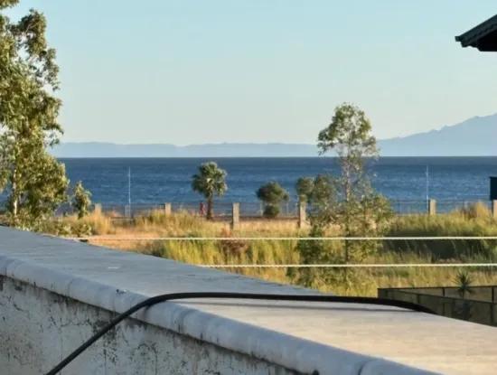 Ürkmez Deniz Tarafın Da Plaja 100M 4+1 Satılık Villa