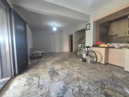 İzmir Seferihisar Bengiler 4+1 Satılık Bahçeli Havuzlu Yazlık