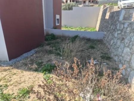 Doğanbey Atatürk Mah Deniz Manzaralı Bahçeli Satılık 3+1 Villa
