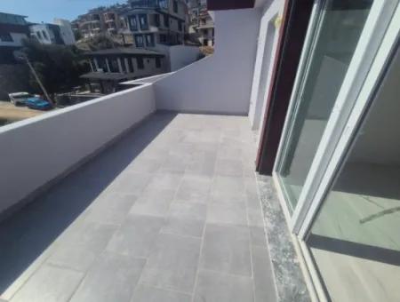 Doğanbey Atatürk Mah Deniz Manzaralı Bahçeli Satılık 3+1 Villa