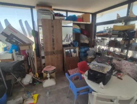 Ürkmezin En İşlek Yerinde Geniş Satılık Kupon Dükkan