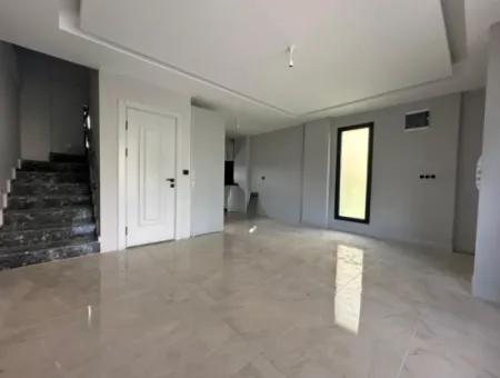 İzmir Seferihisar Payamlı Mah Denize 500 Mt 3+1 Trıbleks Yazlık