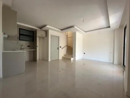 İzmir Seferihisar Payamlı Mah De Denize 500 Mt Satılık 2+1 Yazlık
