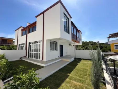 İzmir Seferihisar Payamlı Da  3+1 Bahçeli Satılık Yazlık