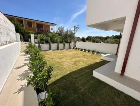 İzmir Seferihisar Payamlı Da  3+1 Bahçeli Satılık Yazlık