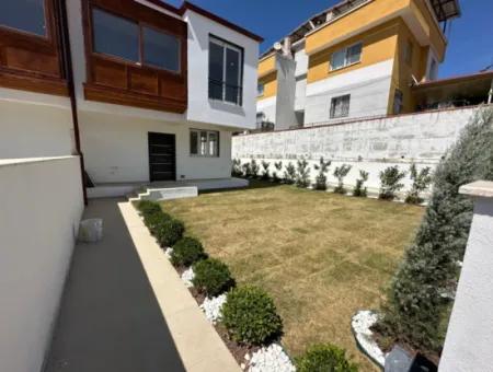 İzmir Seferihisar Payamlı Da  3+1 Bahçeli Satılık Yazlık