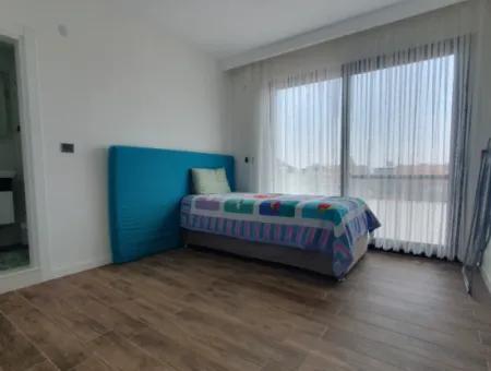 İzmir,Seferihisar,Payamlı’da 3+1 Havuzlu Site İçerisinde  Satılık Trıbleks Yazlık