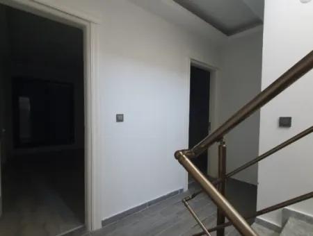 İzmir,Seferihisar,Payamlı’da 3+1  Satılık Trıbleks Yazlık Villa