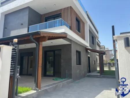 İzmir Seferihisar Payamlı Mah.de 3+1 Denize 400 Mt Ultra Lüks Satılık Yazlık