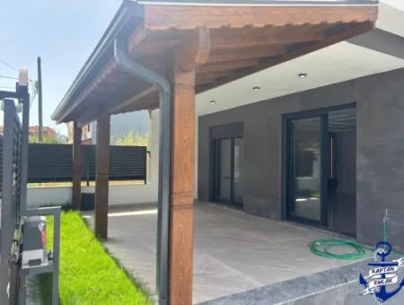İzmir Seferihisar Payamlı Mah.de 3+1 Denize 400 Mt Ultra Lüks Satılık Yazlık