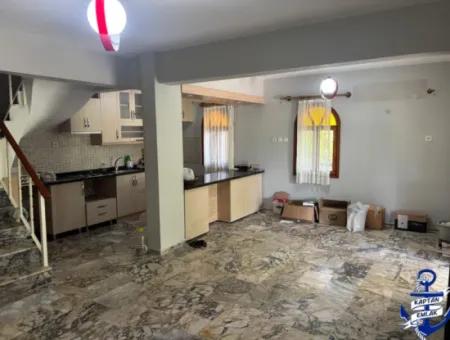 İzmir Seferihisar Bengiler 4+1 Satılık Bahçeli Havuzlu Yazlık