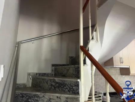 Ürkmezin En Gözde Yerinde Havuzlu Bahçeli Satılık 4+1 Villa