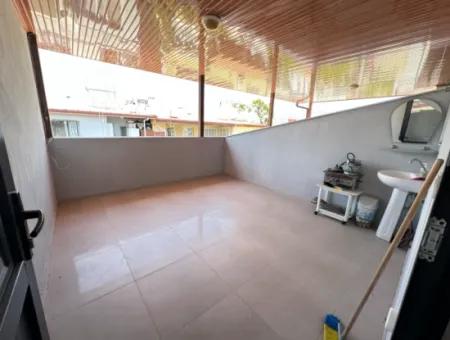 Ürkmez'de Plaja 300M Ayrı Mutfaklı Satılık 4+1 Geniş Villa