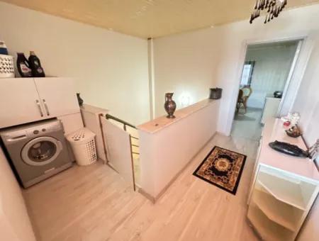 Ürkmez'de Plaja 300M Ayrı Mutfaklı Satılık 4+1 Geniş Villa