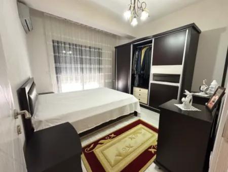Ürkmez'de Plaja 300M Ayrı Mutfaklı Satılık 4+1 Geniş Villa