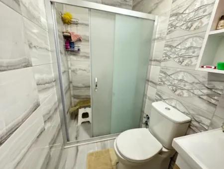 Ürkmez'de Plaja 300M Ayrı Mutfaklı Satılık 4+1 Geniş Villa