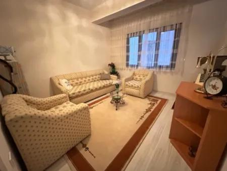 Ürkmez'de Plaja 300M Ayrı Mutfaklı Satılık 4+1 Geniş Villa