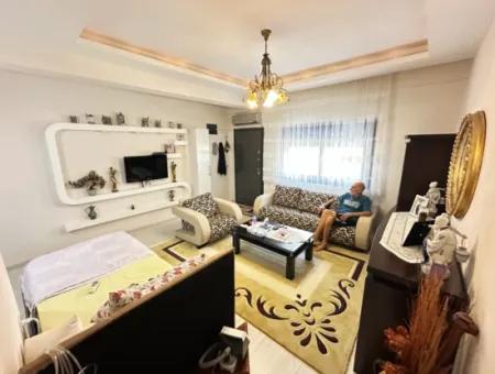 Ürkmez'de Plaja 300M Ayrı Mutfaklı Satılık 4+1 Geniş Villa