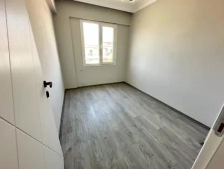 Ürkmez Merkez'de Masrafsız Sıfır Yapılı Satılık 2+1 Daire
