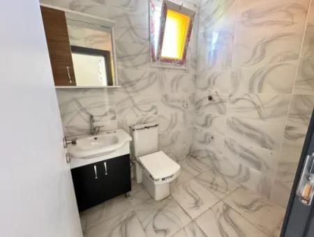 Seferihisar Doğanbey'de Geniş Bahçeli Ferah Teraslı Satılık 3+1 Villa