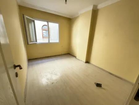 Ürkmez Merkez'de Plaja 150M Ara Kat Temiz Satılık 2+1 Daire