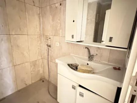 Ürkmez Merkez'de Plaja 150M Ara Kat Temiz Satılık 2+1 Daire