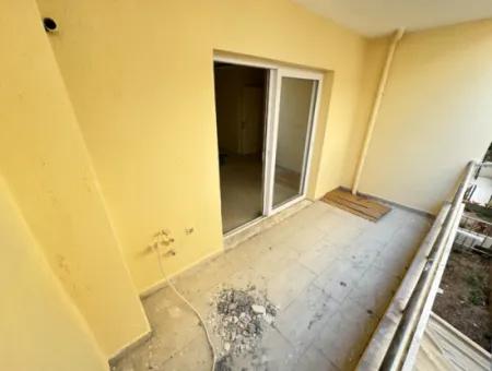 Ürkmez Merkez'de Plaja 150M Ara Kat Temiz Satılık 2+1 Daire